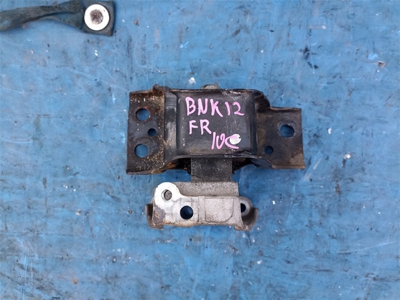 Подушка двигателя NISSAN MARCH BNK12 CR14DE правая (б/у)