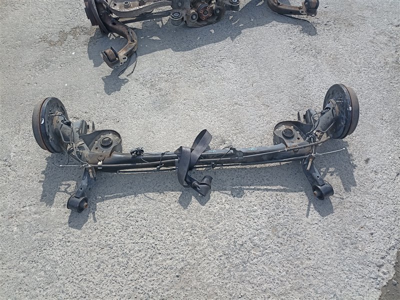 Балка Toyota Ist NCP110 1NZ-FE задняя (б/у)