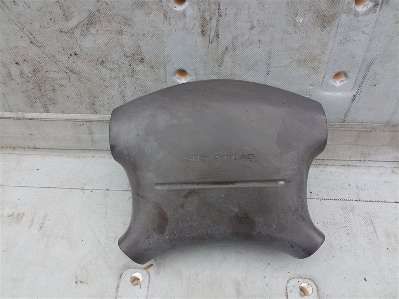 Airbag водительский Nissan Laurel C33 (б/у)