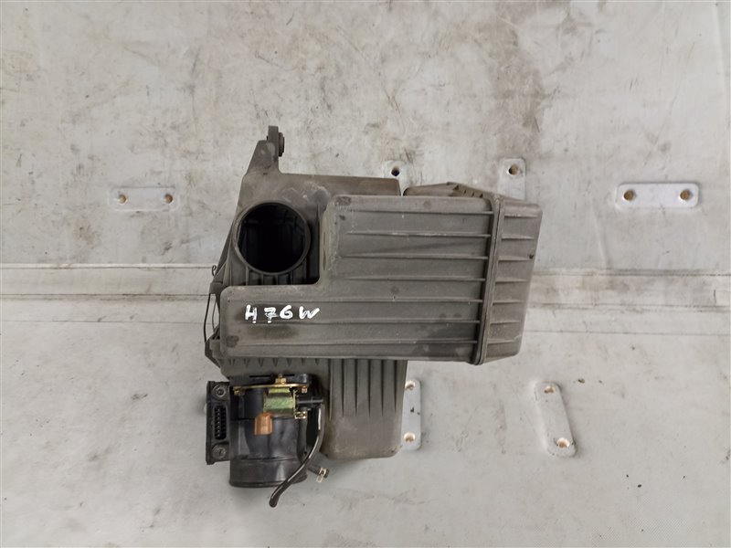 Корпус воздушного фильтра Mitsubishi Pajero Io H76W 4G93T (б/у)