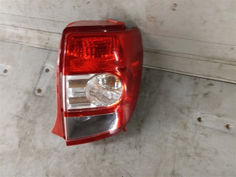 Стоп-сигнал Toyota Ist NCP110 правый (б/у)