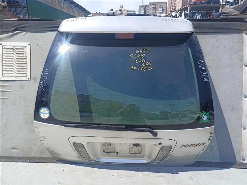 Дверь 5-я Toyota Nadia SXN10 (б/у)