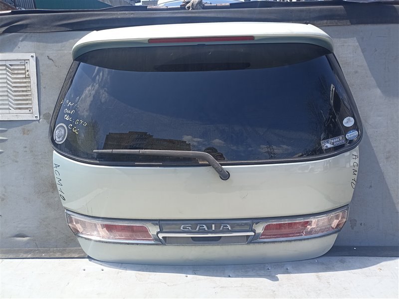 Дверь 5-я Toyota Gaia ACM10 (б/у)