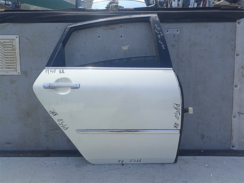 Дверь Nissan Fuga Y50 задняя правая (б/у)