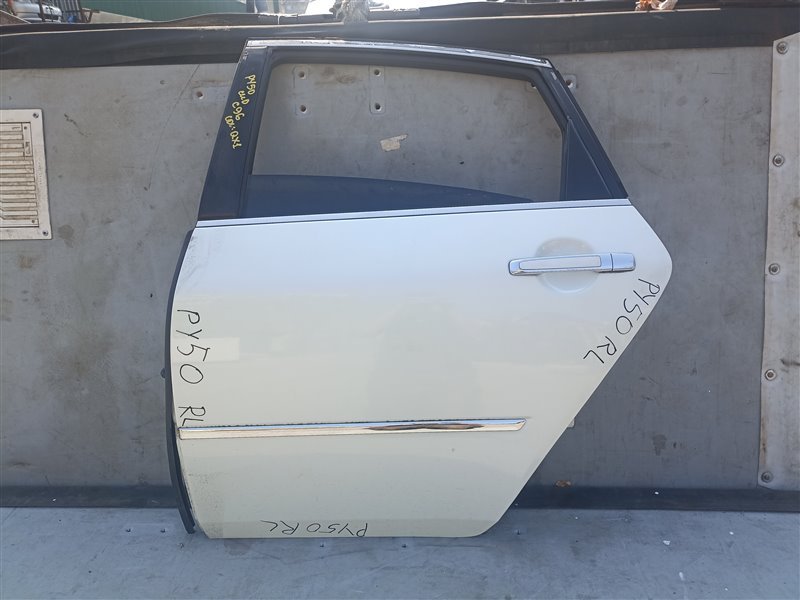 Дверь Nissan Fuga Y50 задняя левая (б/у)