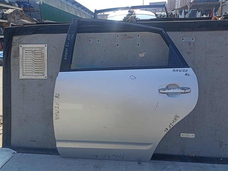Дверь Toyota Prius NHW20 задняя левая (б/у)