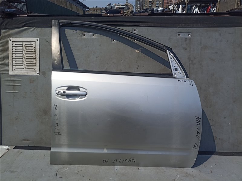Дверь Toyota Prius NHW20 передняя правая (б/у)
