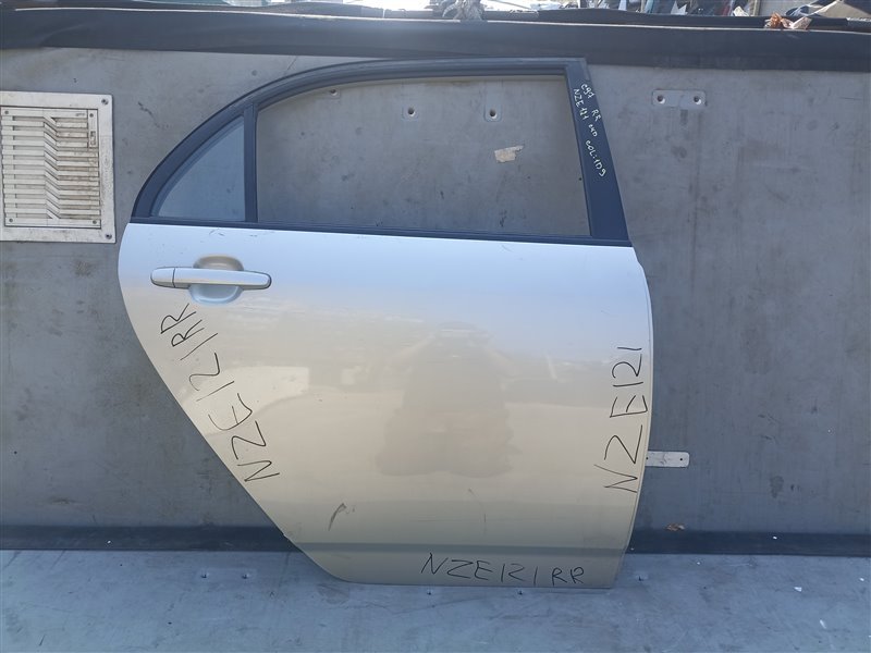 Дверь Toyota Corolla NZE120 задняя правая (б/у)