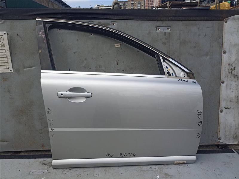 Дверь Volvo V70 BW передняя правая (б/у)