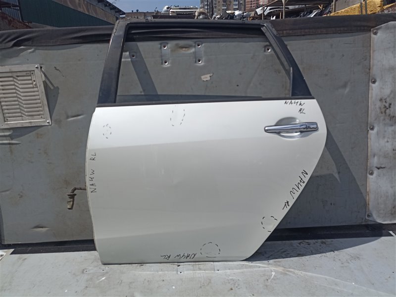 Дверь Mitsubishi Grandis NA4W задняя левая (б/у)