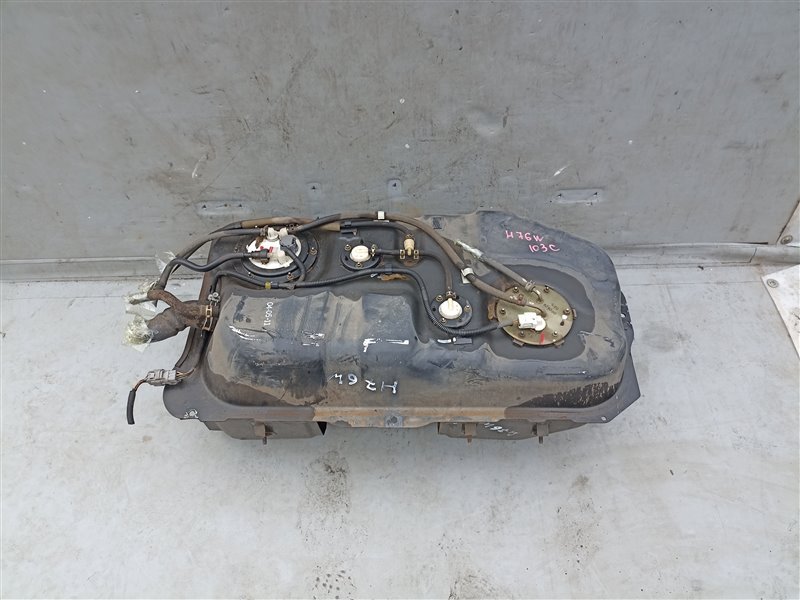 Бензобак Mitsubishi Pajero Io H76W 4G93T (б/у)