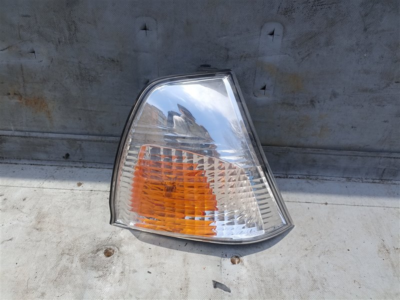 Габарит Toyota Granvia VCH10 правый (б/у)