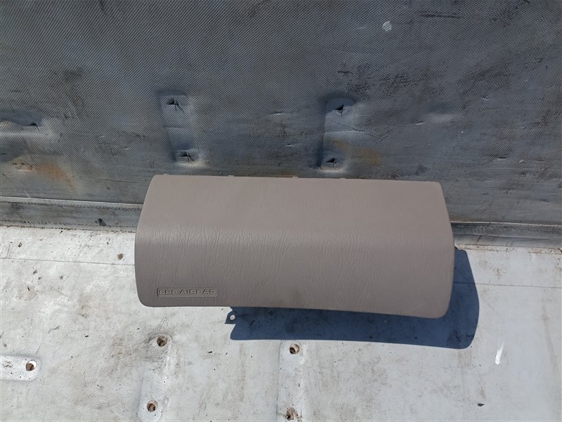 Airbag пассажирский Toyota Granvia VCH10 (б/у)