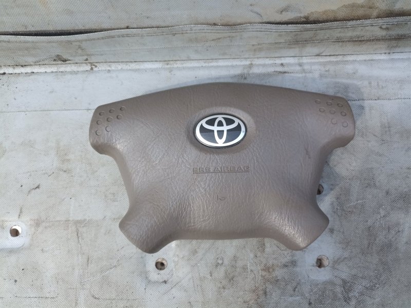 Airbag водительский Toyota Grand Hiace VCH10 (б/у)