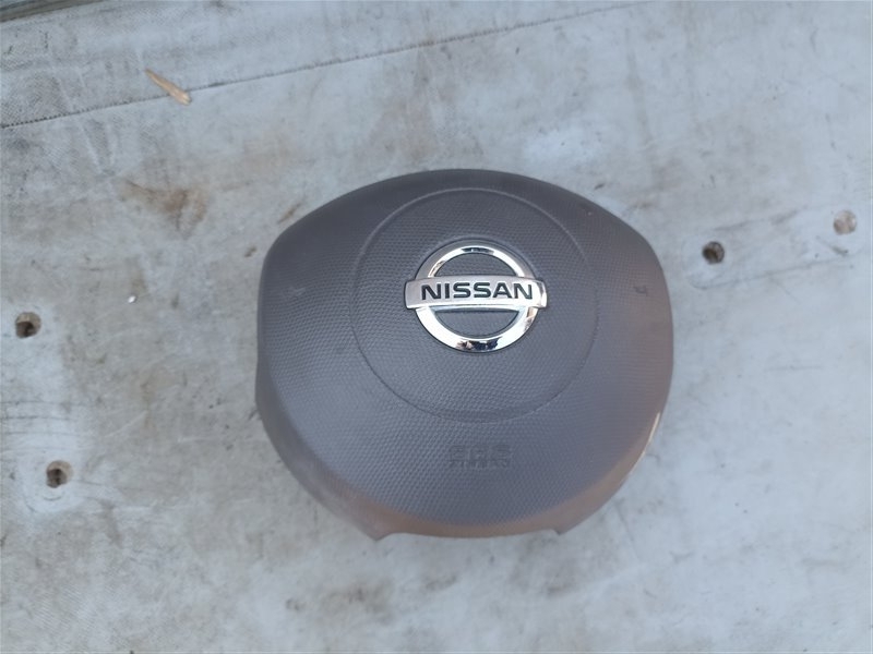 Airbag водительский Nissan March AK12 (б/у)
