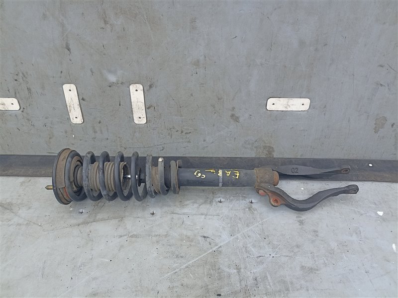 Стойка Mitsubishi Legnum EA3W 4G64 передняя правая (б/у)