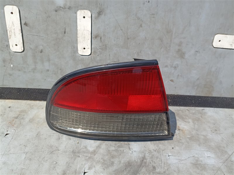 Стоп-сигнал Mitsubishi Galant E52A левый (б/у)