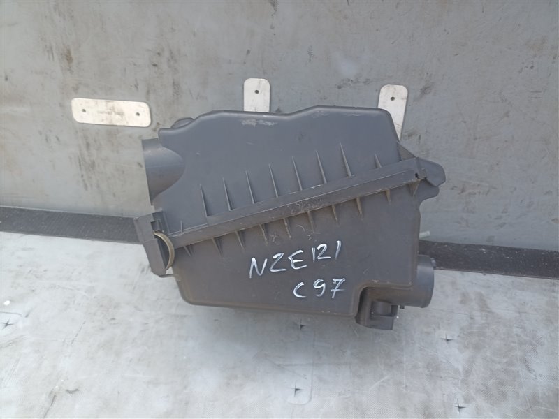 Корпус воздушного фильтра Toyota Allex NZE121 1NZ-FE (б/у)