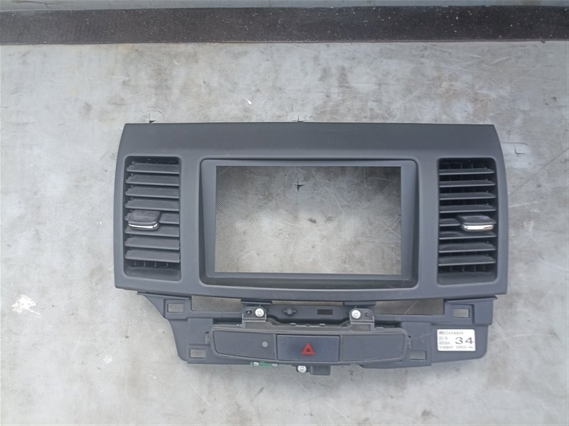 Консоль магнитофона Mitsubishi Galant Fortis CY3A (б/у)