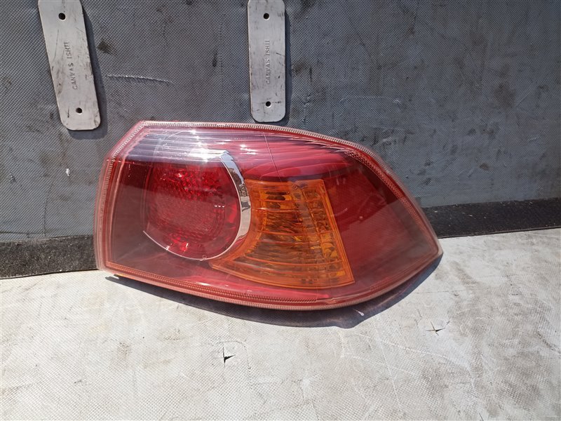 Стоп-сигнал MITSUBISHI GALANT FORTIS CY3A правый (б/у)
