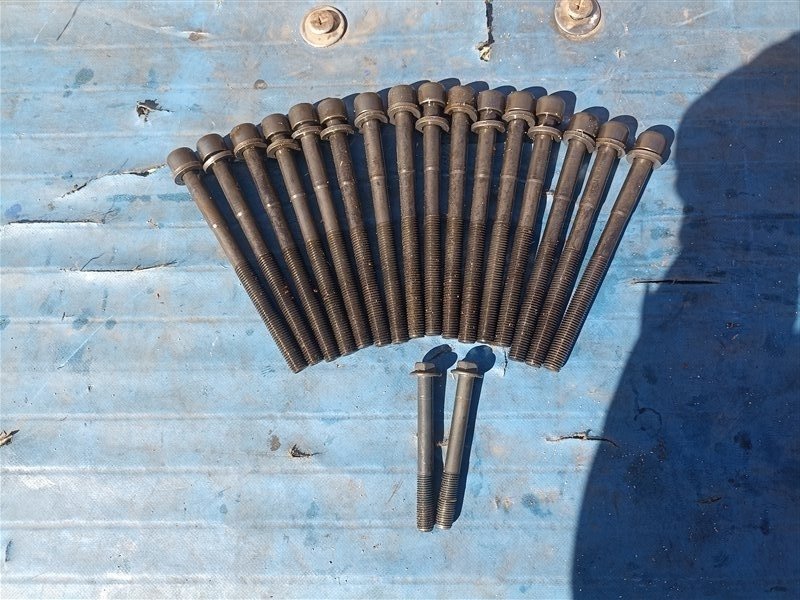 Болт гбц Toyota 4Runner GRN285 1GR-FE 08.2012 (б/у)