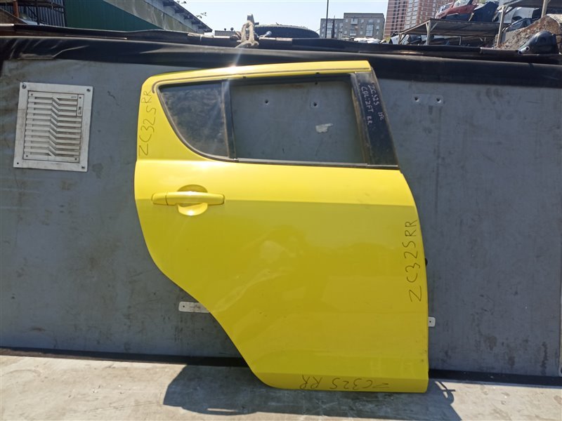 Дверь Suzuki Swift ZC72S задняя правая (б/у)