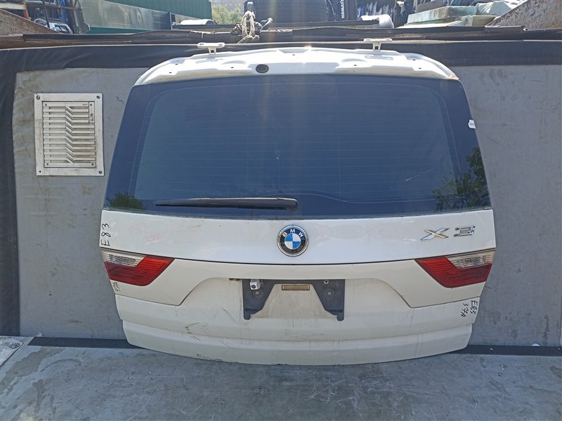Дверь 5-я BMW X3 E83 (б/у) Дверь 5-я BMW X3 E83 (б/у)