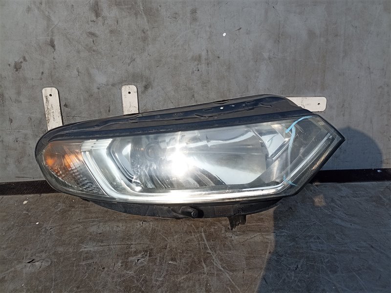 Фара Ford Ecosport B515 правая (б/у)