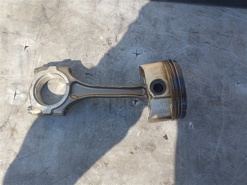 Поршень TOYOTA PRIUS ALPHA ZVW40 2ZR-FXE (б/у)