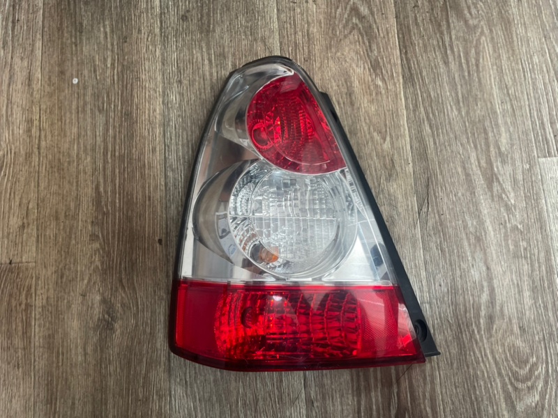 Стоп-сигнал SUBARU FORESTER SG5 левый (б/у)