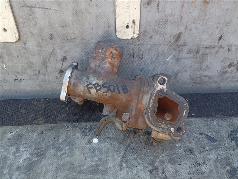 Горловина радиатора MITSUBISHI CANTER FB501B 4M40 (б/у)