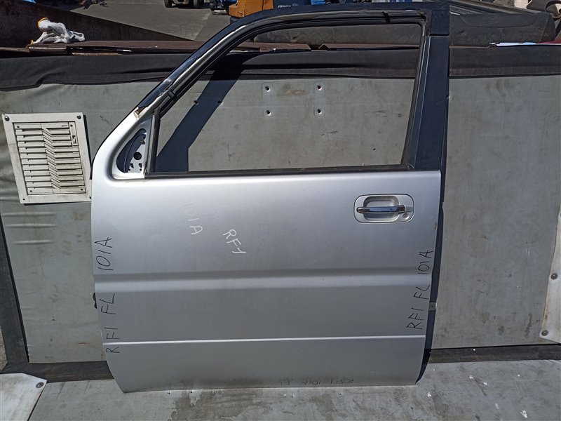 Дверь HONDA STEPWGN RF1 передняя левая (б/у)