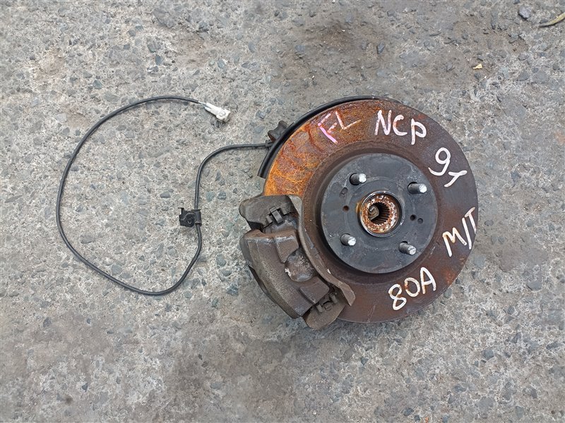 Ступица TOYOTA VITZ RS NCP91 1NZ-FE передняя левая (б/у)
