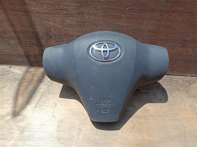 Airbag водительский TOYOTA VITZ NCP91 (б/у)