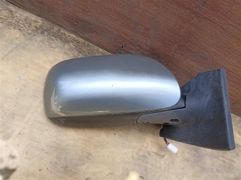 Зеркало TOYOTA VITZ NCP91 правое (б/у)