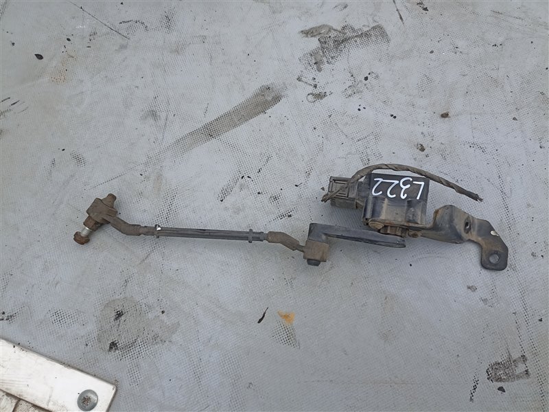 Датчик контроля высоты LAND ROVER RANGE ROVER L322 M62B44 (448S2) передний левый (б/у)