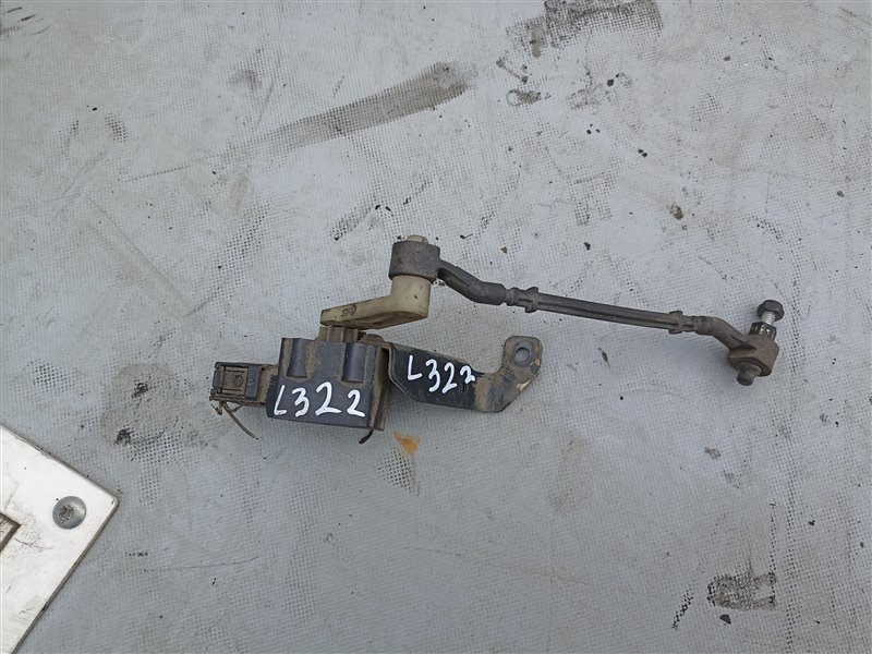 Датчик контроля высоты LAND ROVER RANGE ROVER L322 M62B44 (448S2) передний правый (б/у)