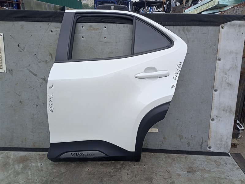 Дверь TOYOTA YARIS CROSS MXPB10 задняя левая (б/у)