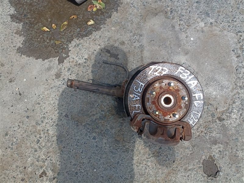 Ступица MITSUBISHI DIAMANTE F31A 6G73 передняя левая (б/у)