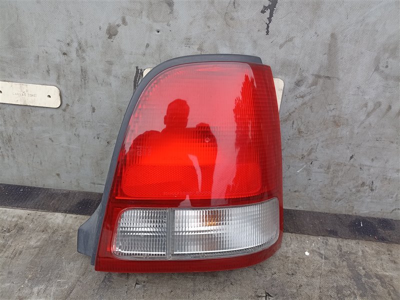 Стоп-сигнал HONDA LOGO GA3 правый (б/у)
