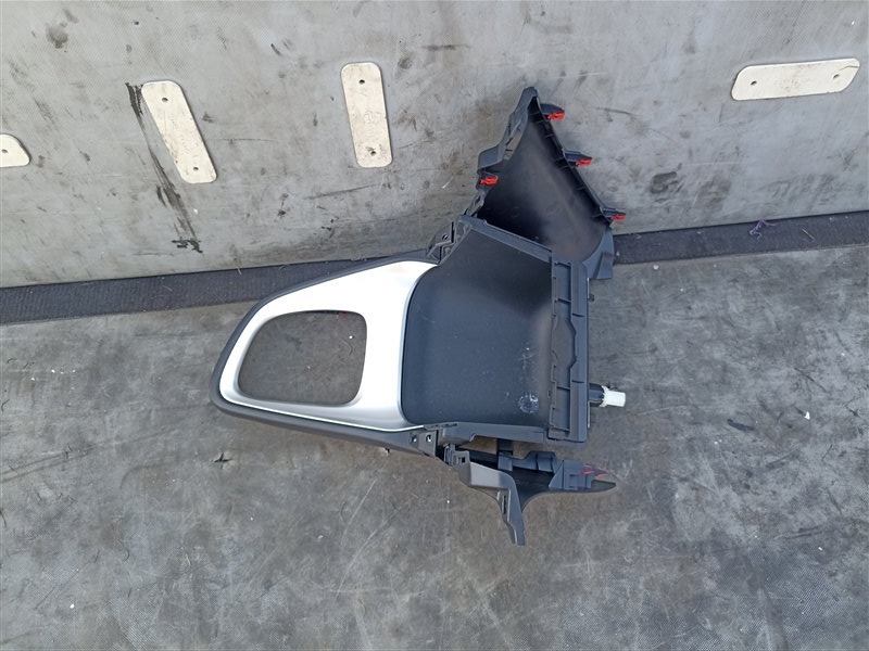 Консоль кпп TOYOTA YARIS CROSS MXPB10 (б/у)
