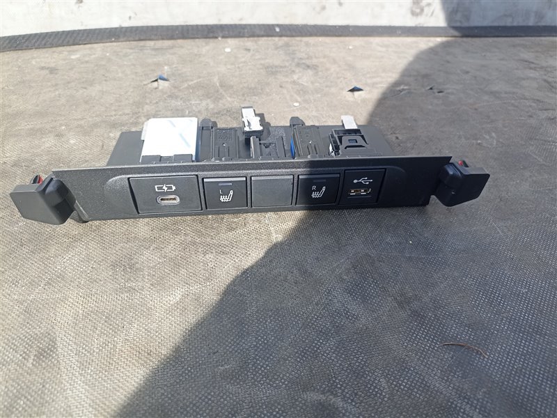 Кнопки прочие TOYOTA YARIS CROSS MXPB10 (б/у)