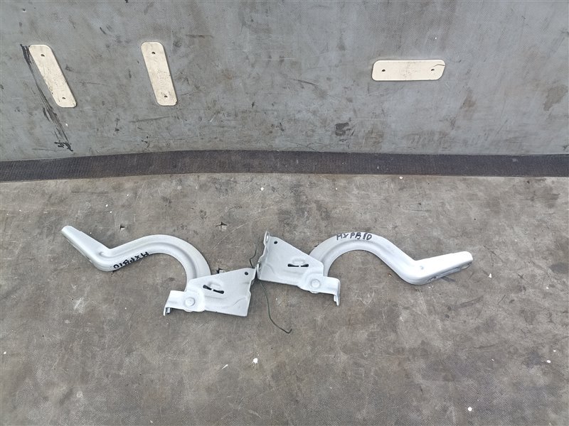 Петля капота TOYOTA YARIS CROSS MXPB10 (б/у)