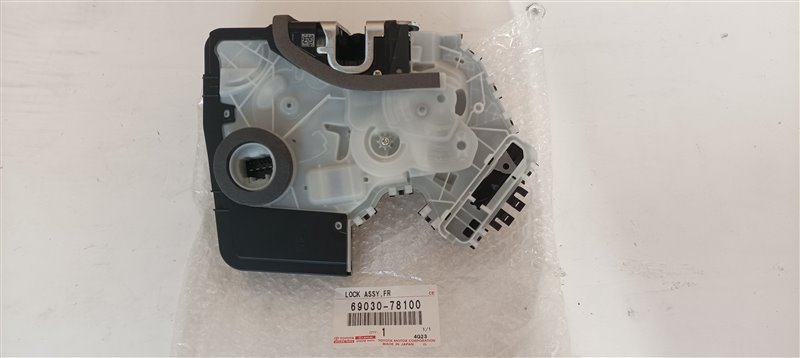 Замок двери LEXUS NX350 TAZA25 T24A-FTS передний правый (б/у)