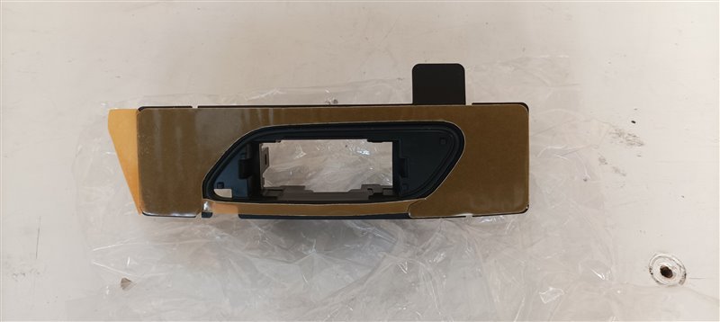 Кронштейн омывателя фар LEXUS NX350 TAZA25 T24A-FTS левый (б/у)