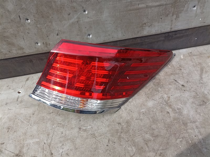 Стоп-сигнал TOYOTA CROWN GRS210 правый (б/у)