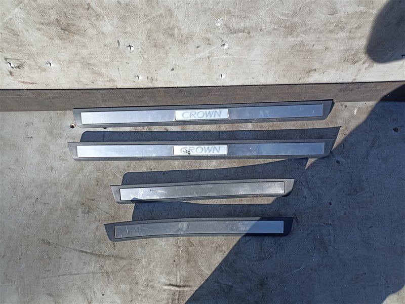 Накладка на порог TOYOTA CROWN GRS210 4GR-FSE (б/у)