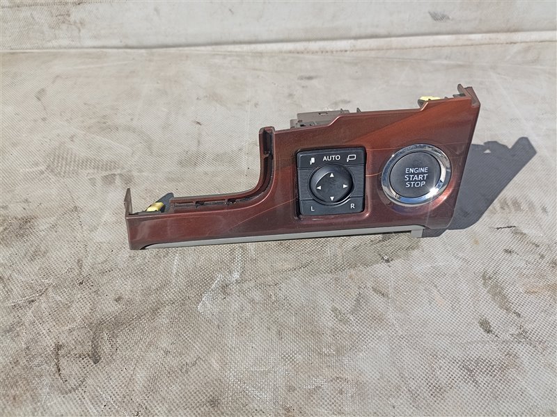 Кнопка старта TOYOTA CROWN GRS210 4GR-FSE (б/у)