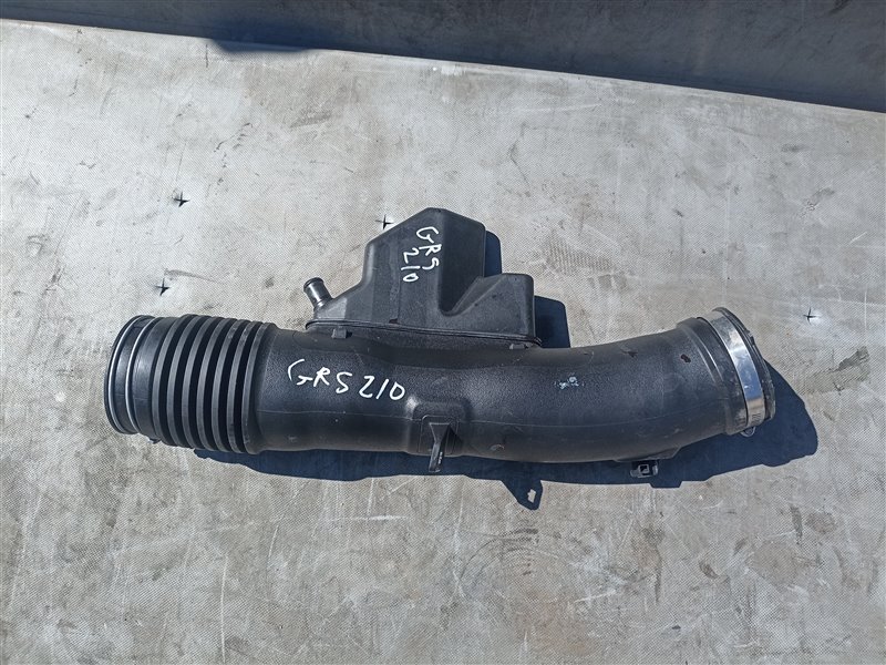 Патрубок воздушн.фильтра TOYOTA CROWN GRS210 4GR-FSE (б/у)