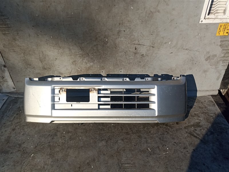Бампер MITSUBISHI TOPPO BJ H41A передний (б/у)